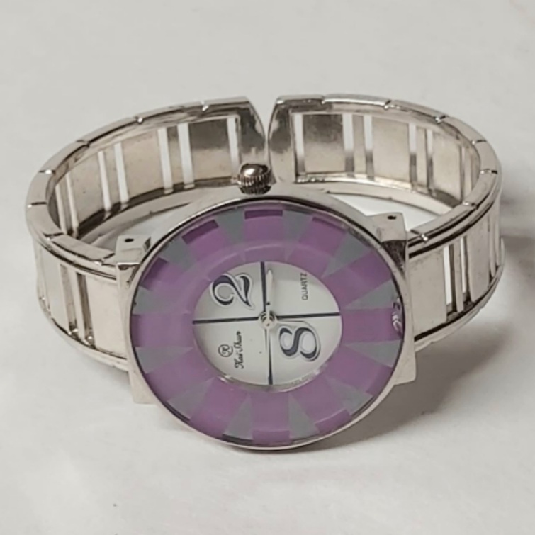 Acheter Montre bracelet femme kai shun quartz Bon état - 10,00 € Montre bracelet femme kai shun quartz Bon état - reconditionné disponible sur Label Emmaüs